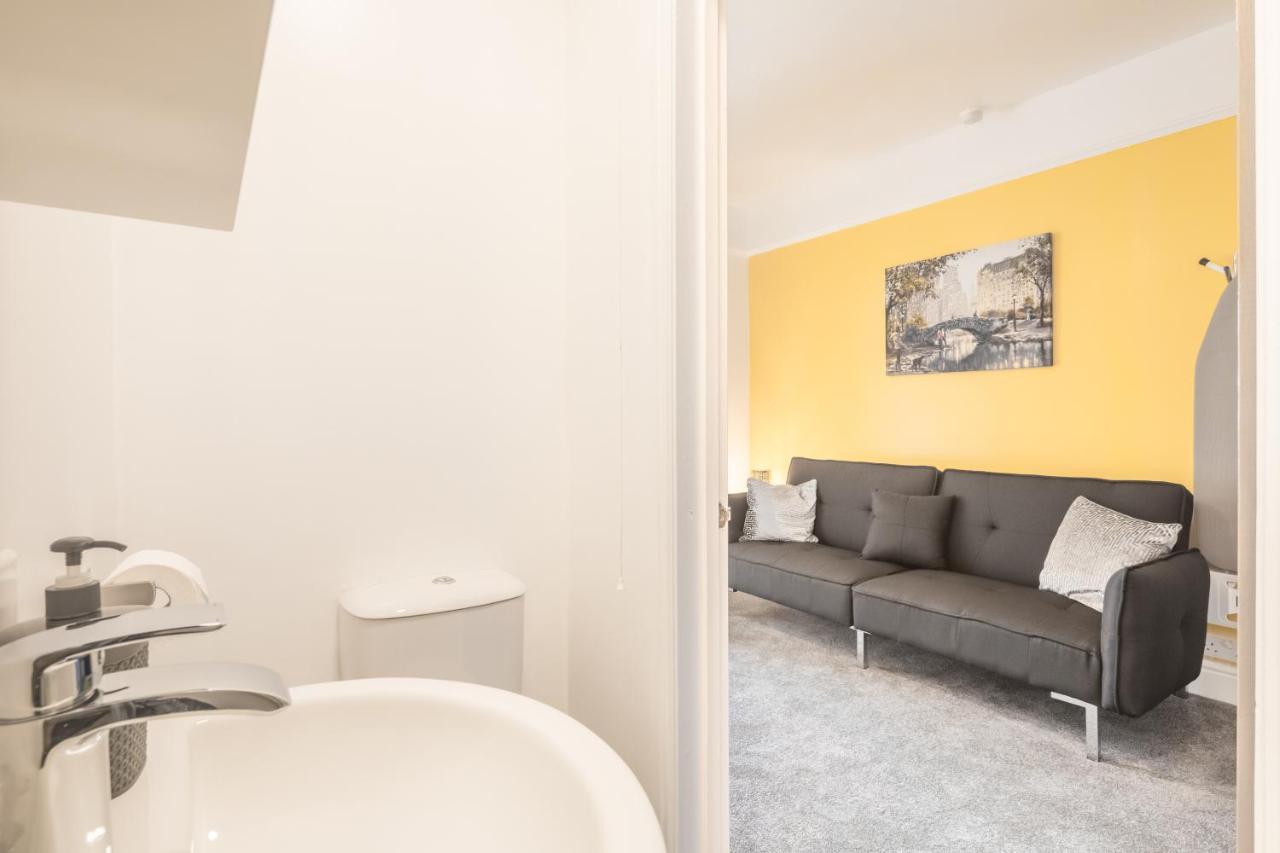 Private Room 5 With Kitchenette By Cb Stays No Minimum Stays CBG Exteriér fotografie